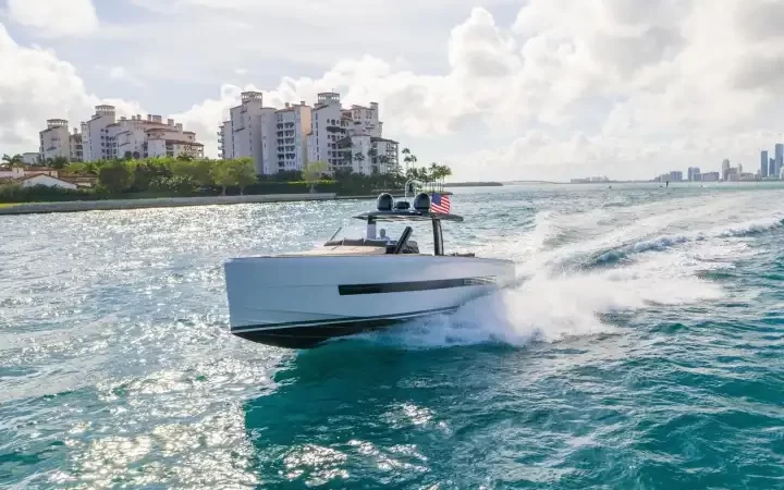 44' Fjord - Yate para Alquilar en Miami, Florida