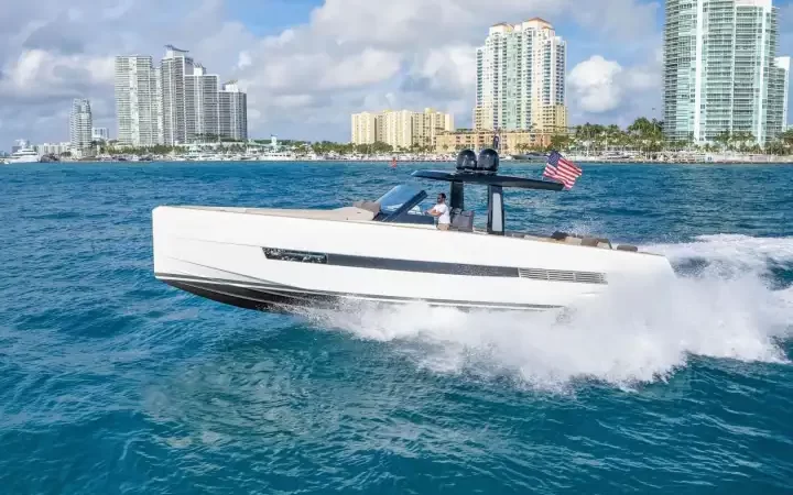 44' Fjord - Yate para Alquilar en Miami, Florida