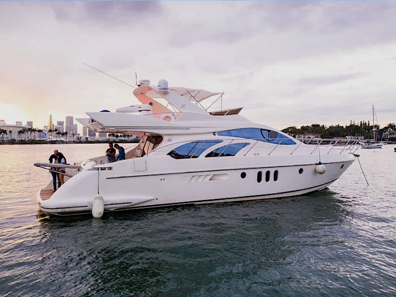 57′ AZIMUT - Yate para Alquilar en Miami, Florida