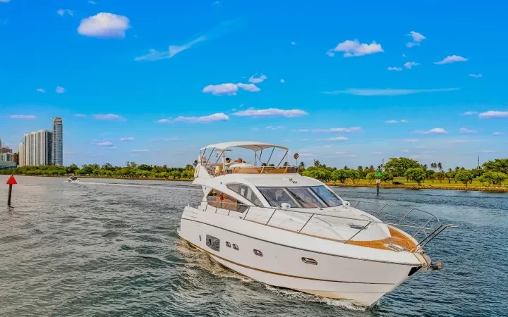 70' SunSeeker - Yate para Alquilar en Miami, Florida