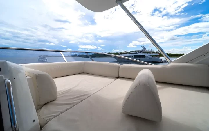 62' Azimut - Yate para Alquilar en Miami, Florida