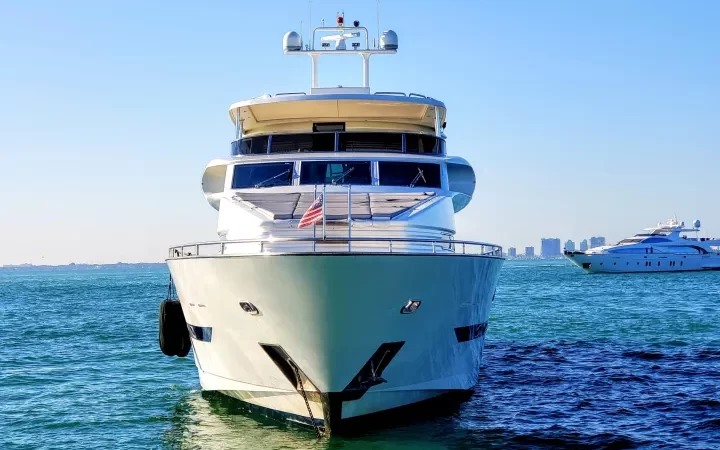 110' Horizon - Yate para Alquilar en Miami, Florida