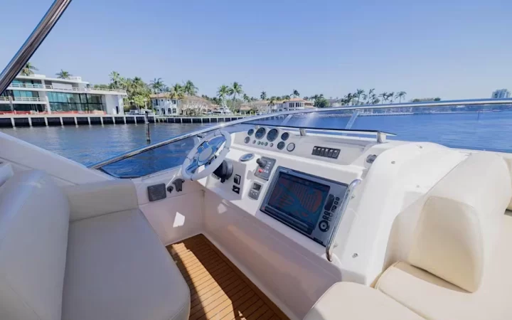 60' Azimut - Yate para Alquilar en Miami, Florida