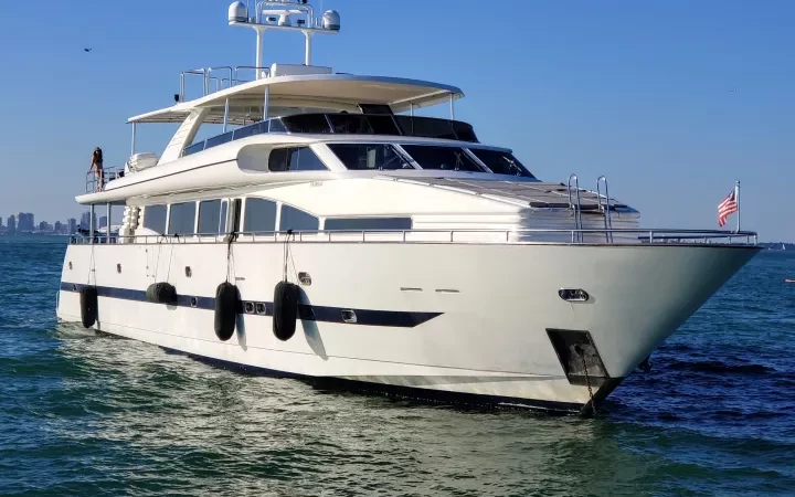 110' Horizon - Yate para Alquilar en Miami, Florida