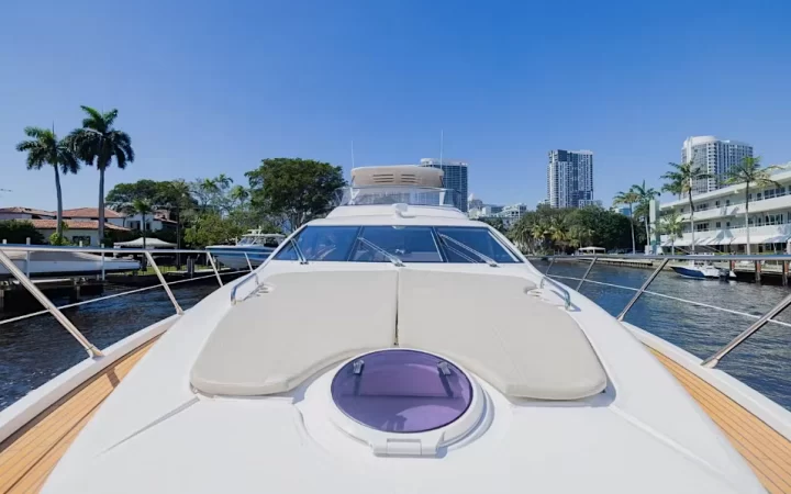 60' Azimut - Yate para Alquilar en Miami, Florida