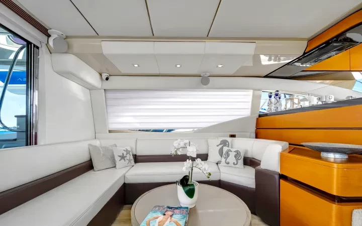 62' Azimut - Yate para Alquilar en Miami, Florida