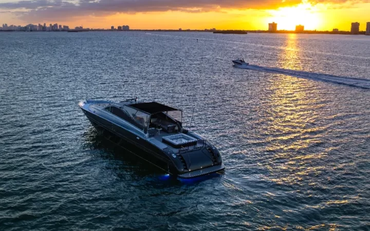 94' Leopard - Yate para Alquilar en Miami, Florida