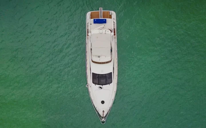 57' Azimut - Yate para Alquilar en Miami, Florida