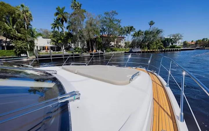 60' Azimut - Yate para Alquilar en Miami, Florida