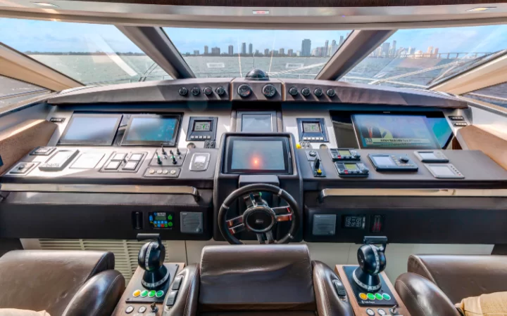 103' Azimut - Yate para Alquilar en Miami, Florida