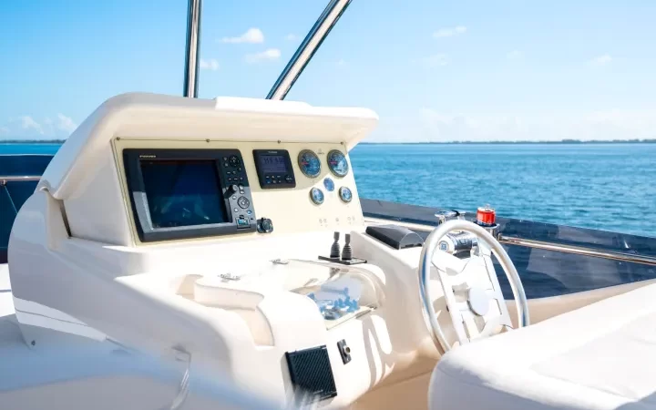 65' Ferretti - Yate para Alquilar en Miami, Florida