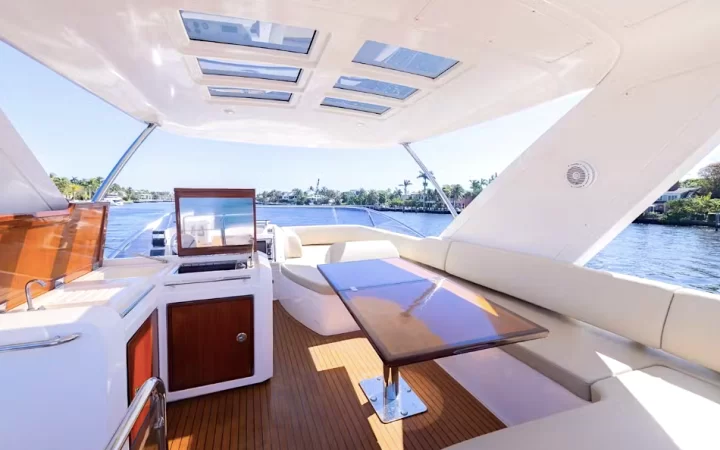 60' Azimut - Yate para Alquilar en Miami, Florida