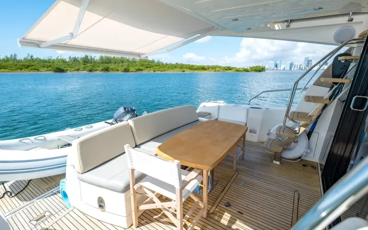 52' Prestige - Yate para Alquilar en Miami, Florida