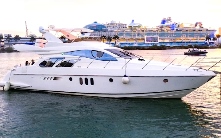 57' Azimut - Yate para Alquilar en Miami, Florida