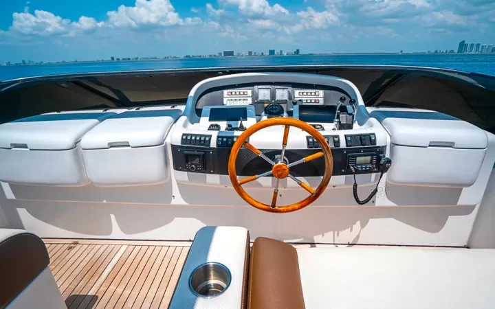 85' Azimut - Yate para Alquilar en Miami, Florida