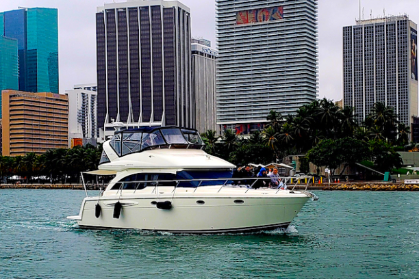 45' Meridian - Yate para Alquilar en Miami, Florida