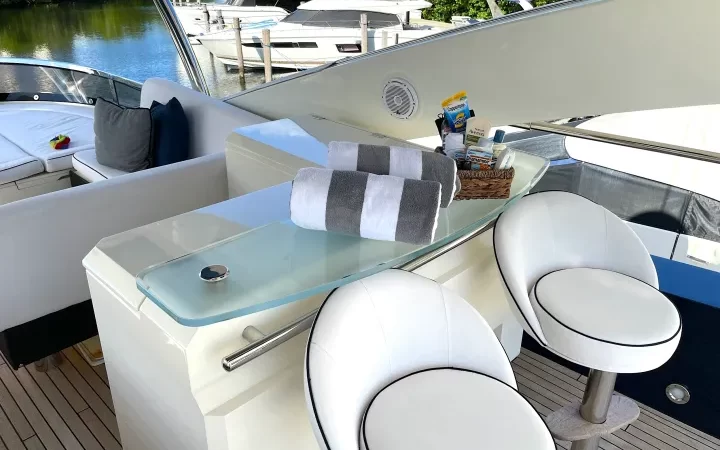 90' SunSeeker - Yate para Alquilar en Miami, Florida