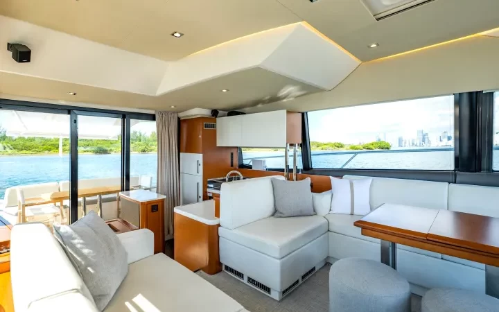 52' Prestige - Yate para Alquilar en Miami, Florida