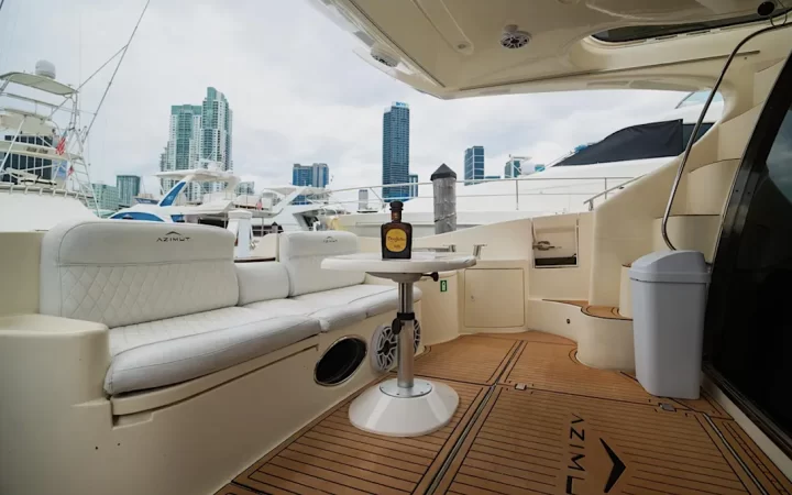 57' Azimut - Yate para Alquilar en Miami, Florida