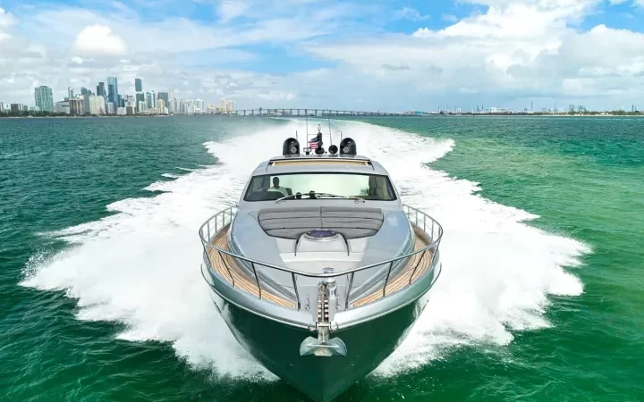 65' Pershing - Yate para Alquilar en Miami, Florida