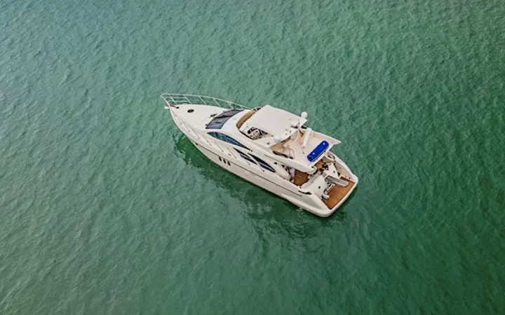 57' Azimut - Yate para Alquilar en Miami, Florida