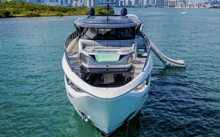 100' Princess - Yate para Alquilar en Miami, Florida