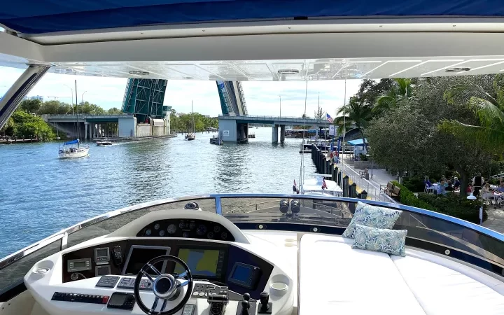 90' SunSeeker - Yate para Alquilar en Miami, Florida