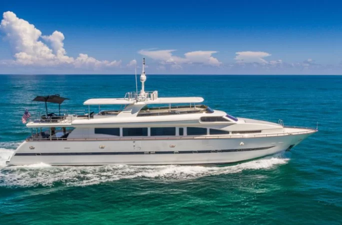 110' Horizon - Yate para Alquilar en Miami, Florida