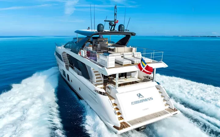 88' Azimut - Yate para Alquilar en Miami, Florida