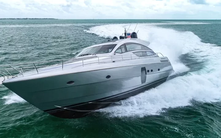 65' Pershing - Yate para Alquilar en Miami, Florida