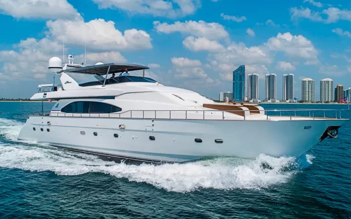 85' Azimut - Yate para Alquilar en Miami, Florida