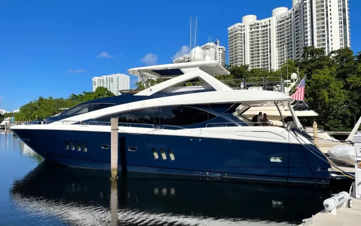 90' SunSeeker - Yate para Alquilar en Miami, Florida