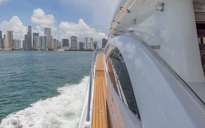 80' SunSeeker - Yate para Alquilar en Miami, Florida