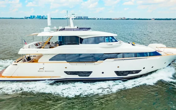 95' Custom Line - Yate para Alquilar en Miami, Florida