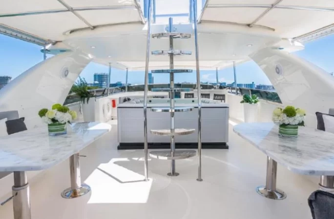 110' Horizon - Yate para Alquilar en Miami, Florida