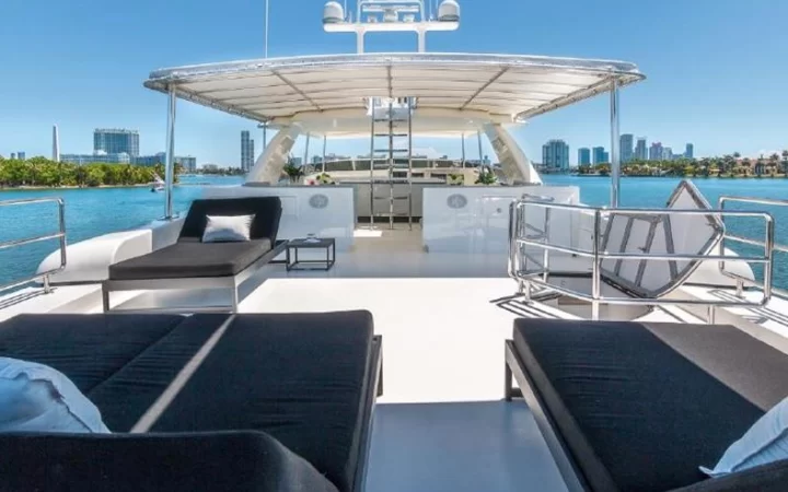 110' Horizon - Yate para Alquilar en Miami, Florida