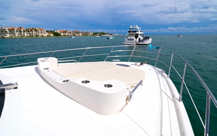 62' Azimut - Yate para Alquilar en Miami, Florida