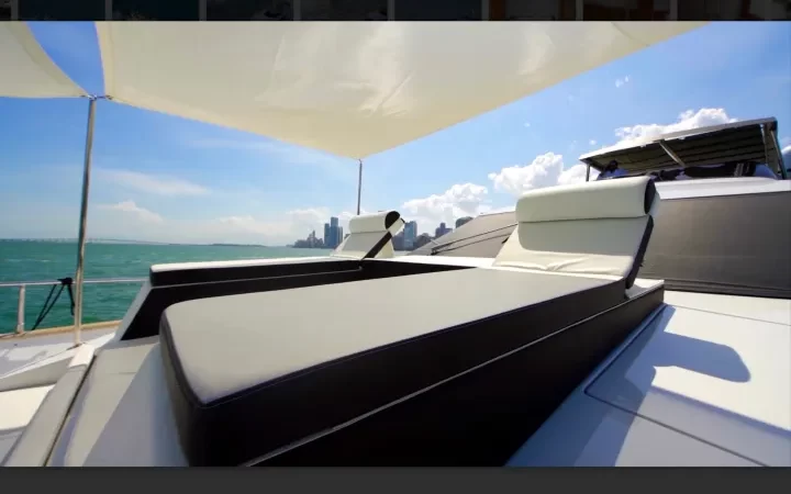 85' Azimut - Yate para Alquilar en Miami, Florida