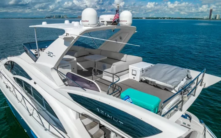 62' Azimut - Yate para Alquilar en Miami, Florida