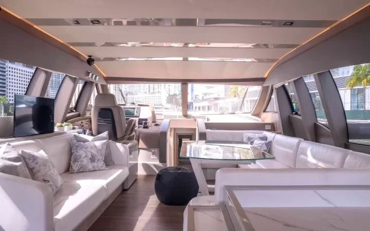 65' Ferretti - Yate para Alquilar en Miami, Florida