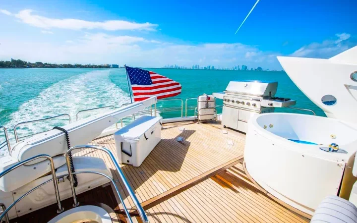 94' SunSeeker - Yate para Alquilar en Miami, Florida