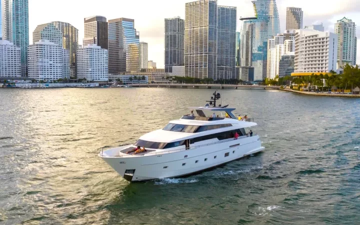 97' San Lorenzo - Yate para Alquilar en Miami, Florida