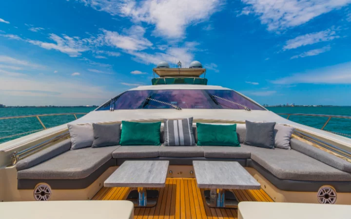 103' Azimut - Yate para Alquilar en Miami, Florida