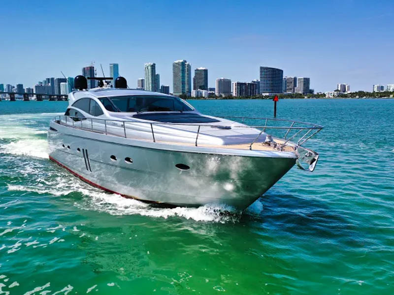 62' Pershing - Yate para Alquilar en Miami, Florida