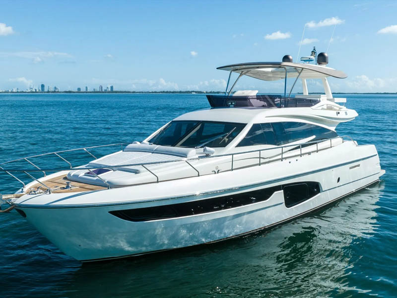 65' Ferretti - Yate para Alquilar en Miami, Florida