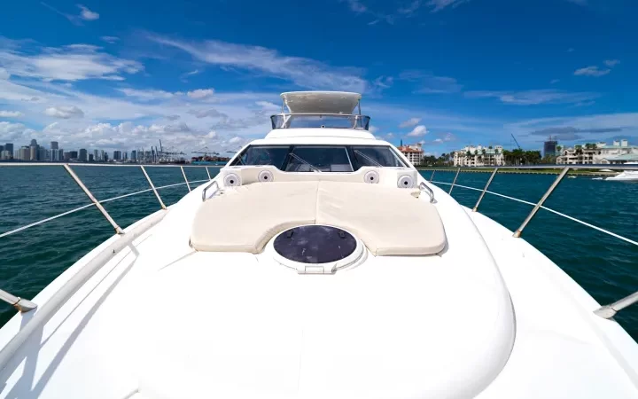 62' Azimut - Yate para Alquilar en Miami, Florida