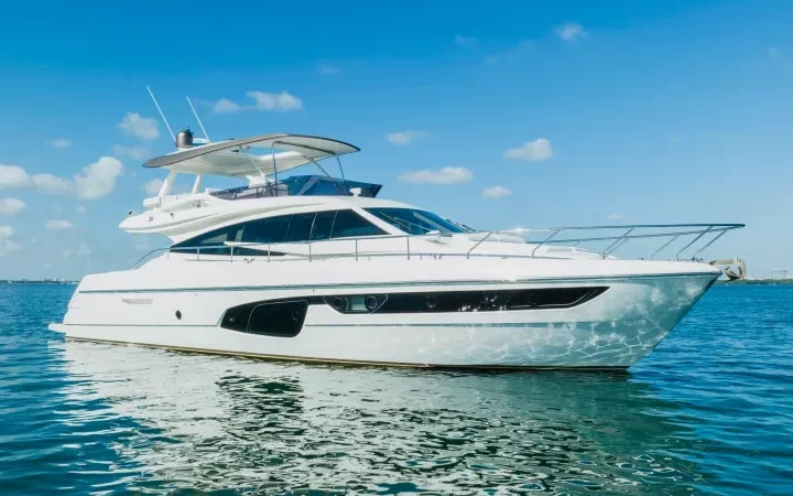 65' Ferretti - Yate para Alquilar en Miami, Florida