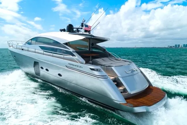 65' Pershing - Yate para Alquilar en Miami, Florida