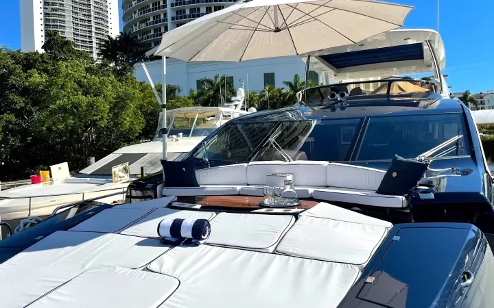 90' SunSeeker - Yate para Alquilar en Miami, Florida