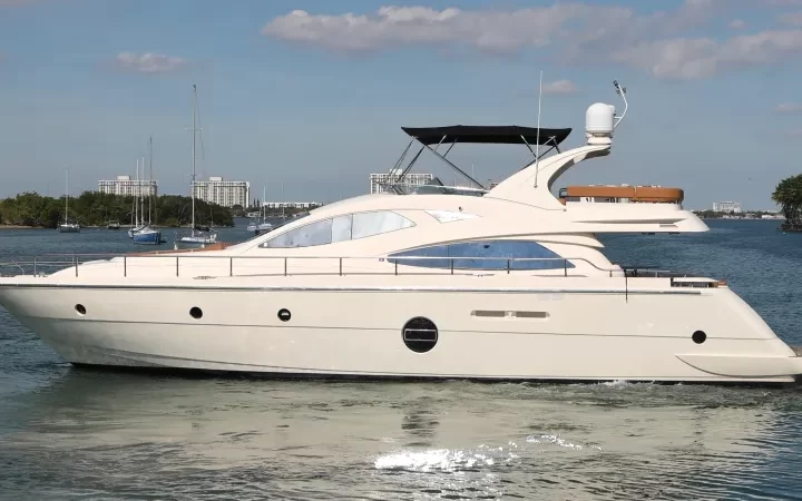 70' Aicon - Yate para Alquilar en Miami, Florida